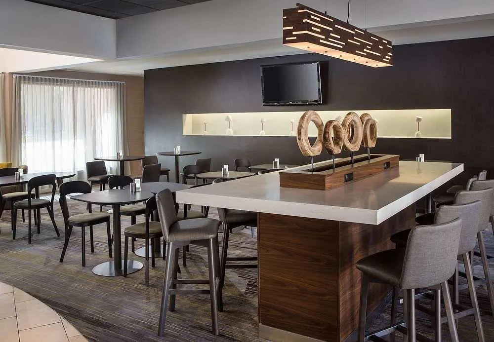 Courtyard By Marriott Phoenix Airport