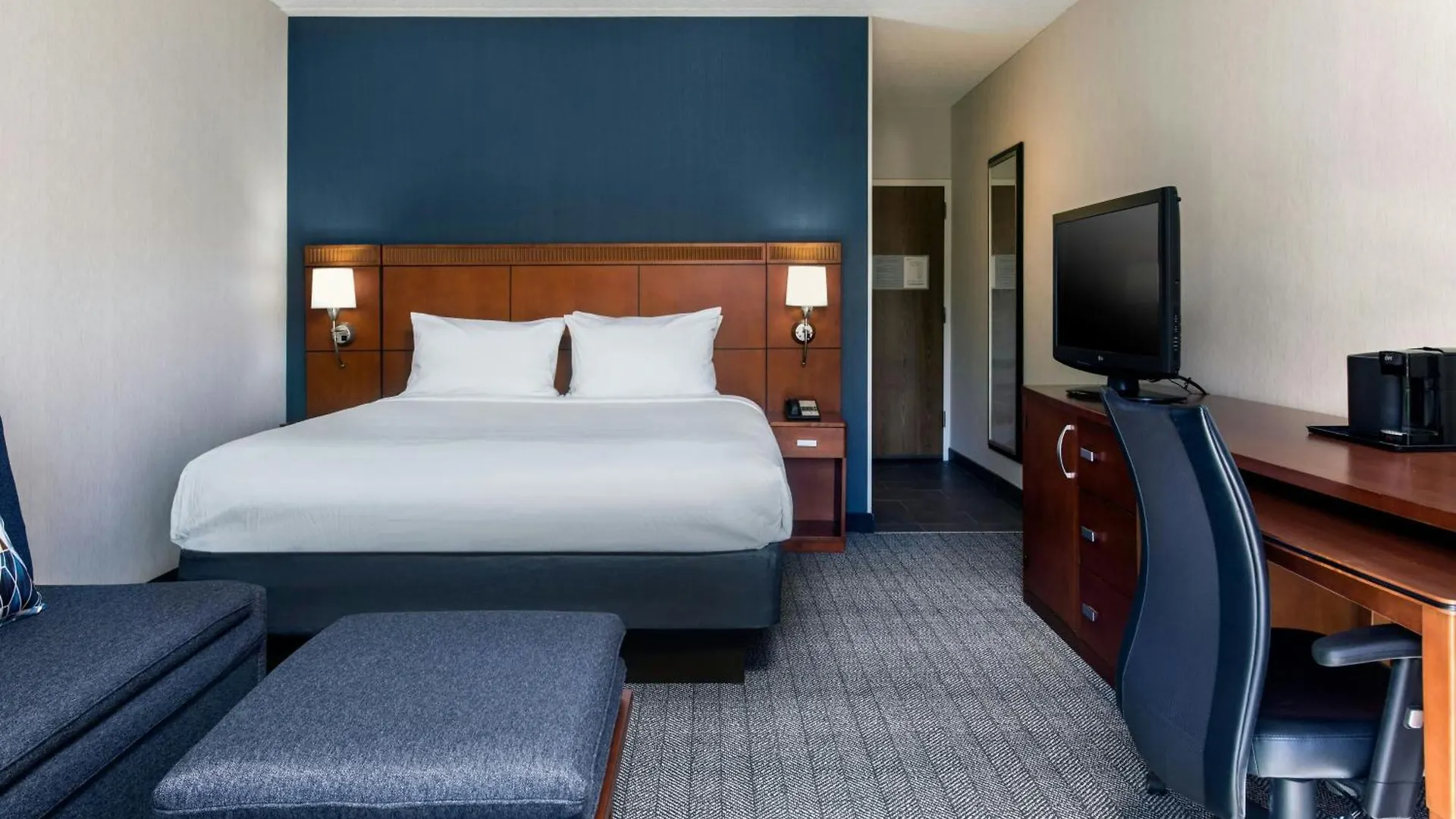 Courtyard By Marriott Phoenix Airport 3*,  USA