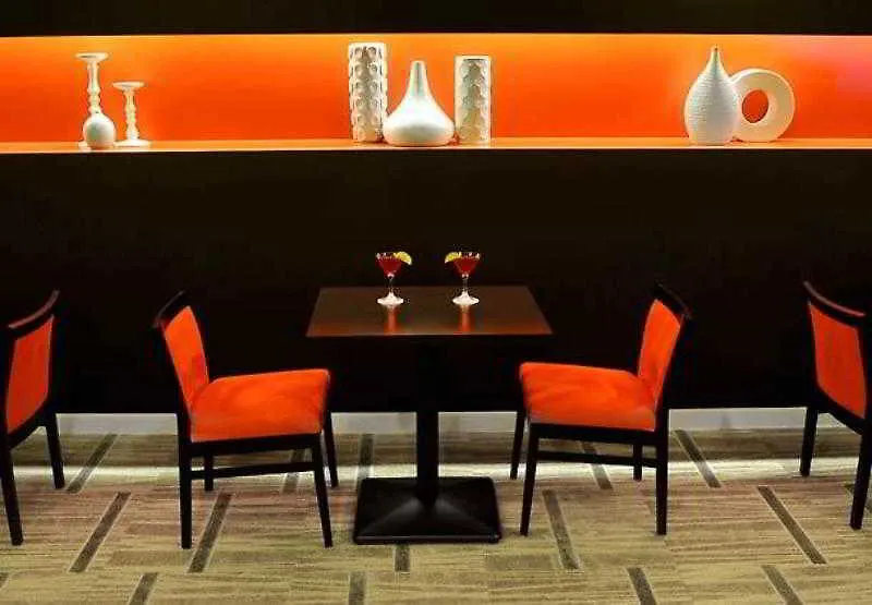 Courtyard By Marriott Phoenix Airport