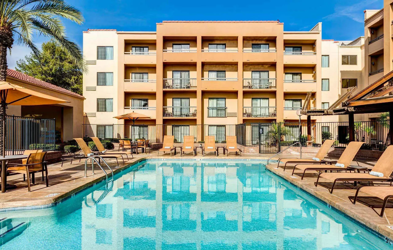 Courtyard By Marriott Phoenix Airport 3*,