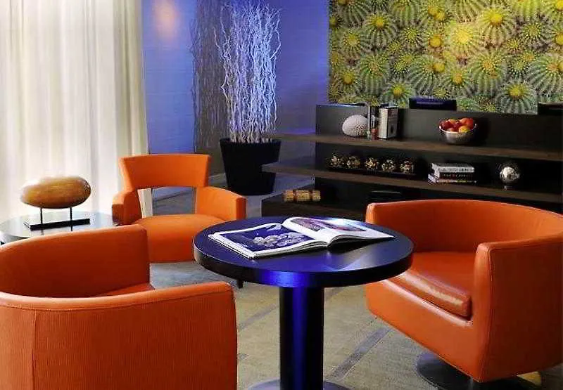 Courtyard By Marriott Phoenix Airport